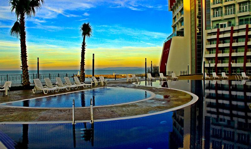 Ak Resort Hotel Havuz Deniz Manzarası