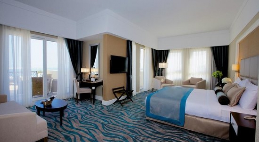 Al Bahir Deluxe Hotel Aile Odası