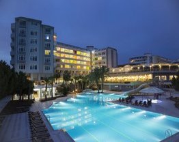 Club Hotel Karaburun Gece Havuz Otel Görünümü